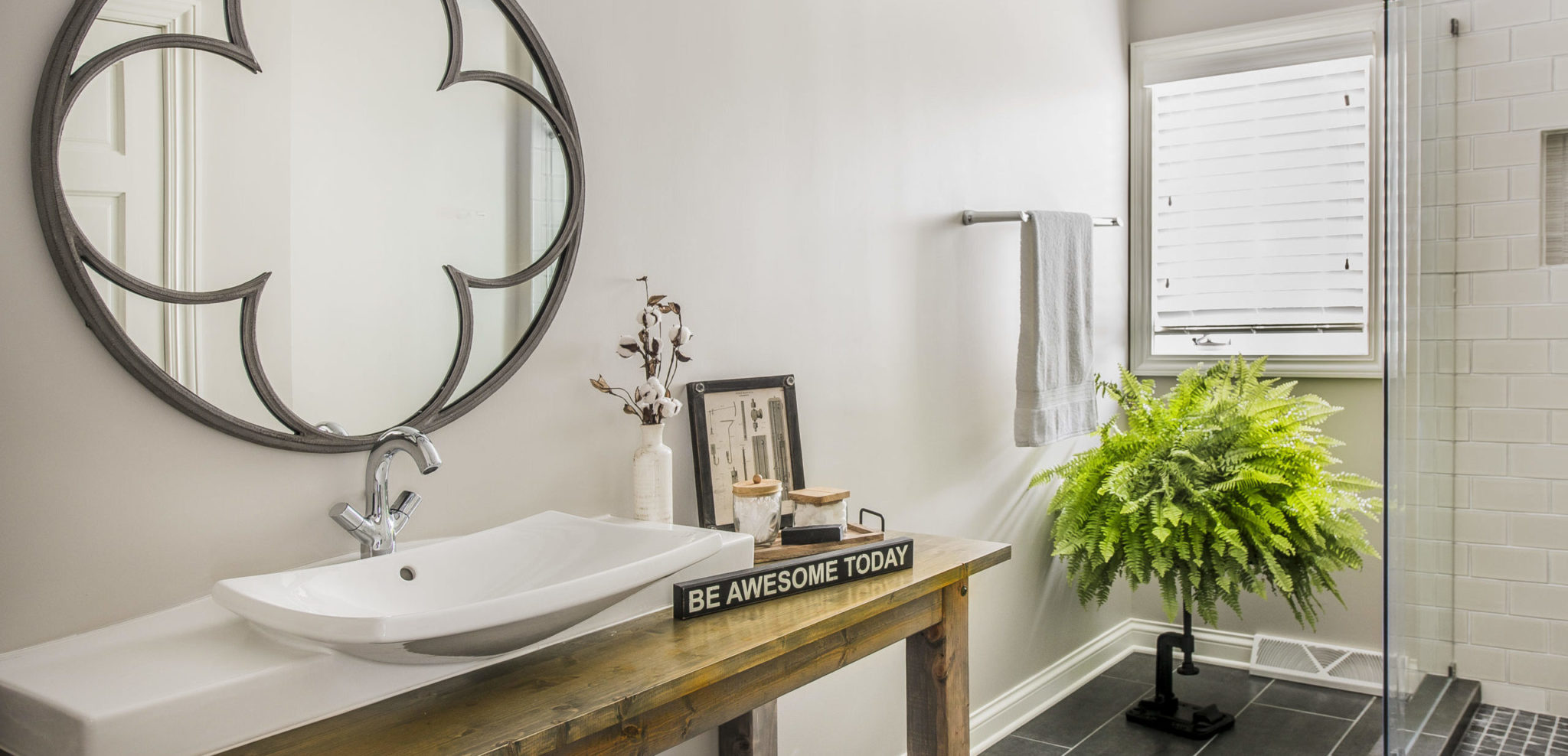 Creating the modern farmhouse bathroom of your dreams